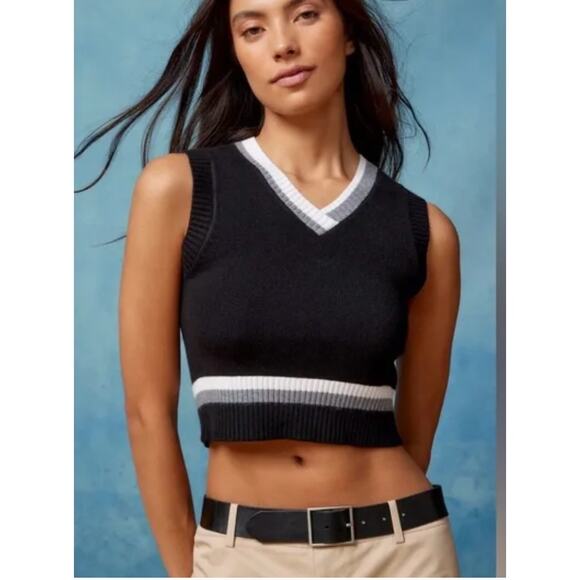 Urban Outfitters BDG Ronnie Cropped Black Knit Vest Medium - Picture 2 of 11